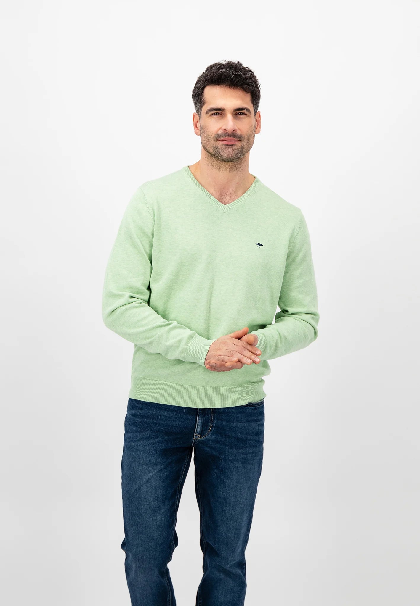 SOFT COTTON SWEATER WITH A V-NECK - Soft Green