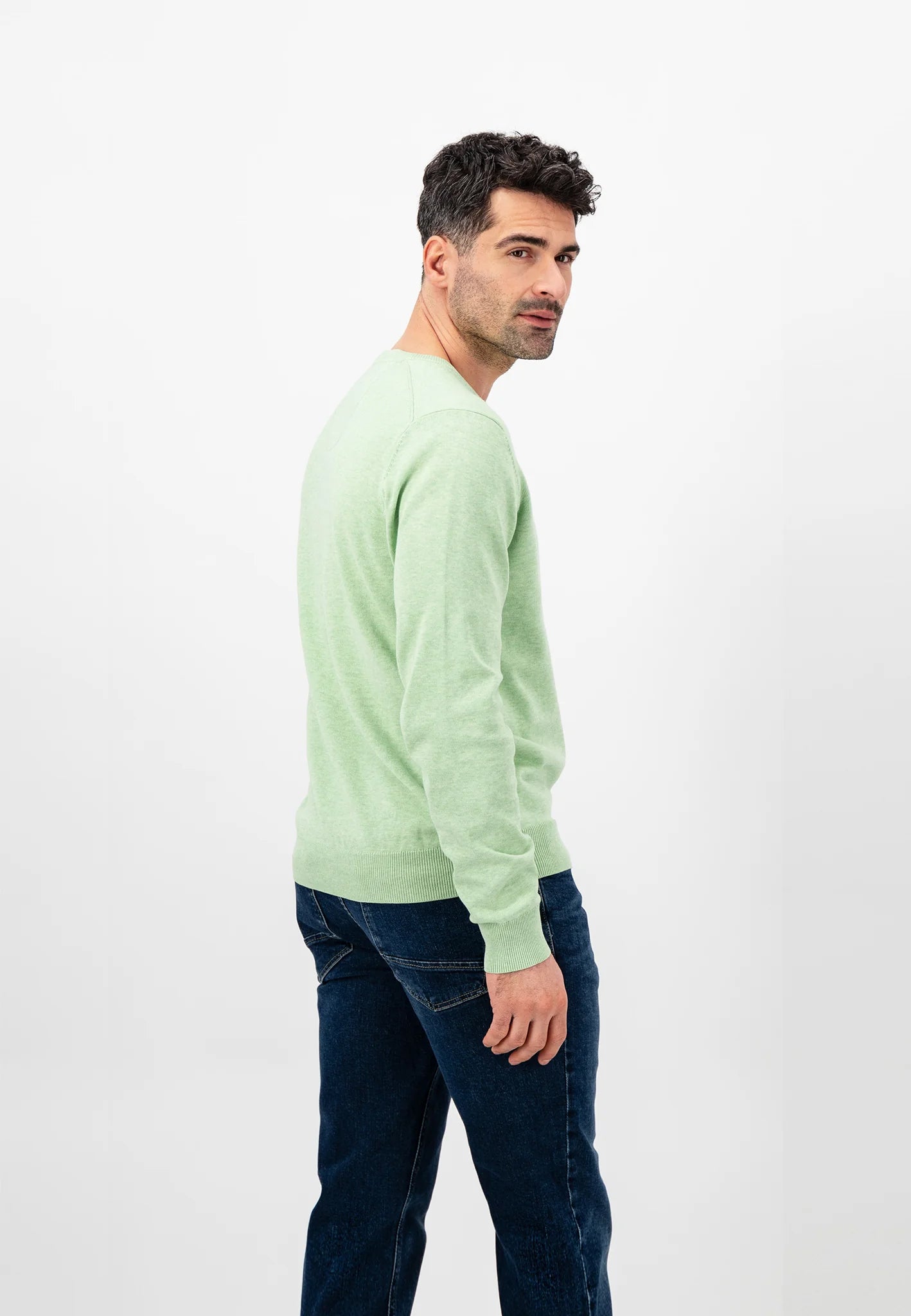 SOFT COTTON SWEATER WITH A V-NECK - Soft Green