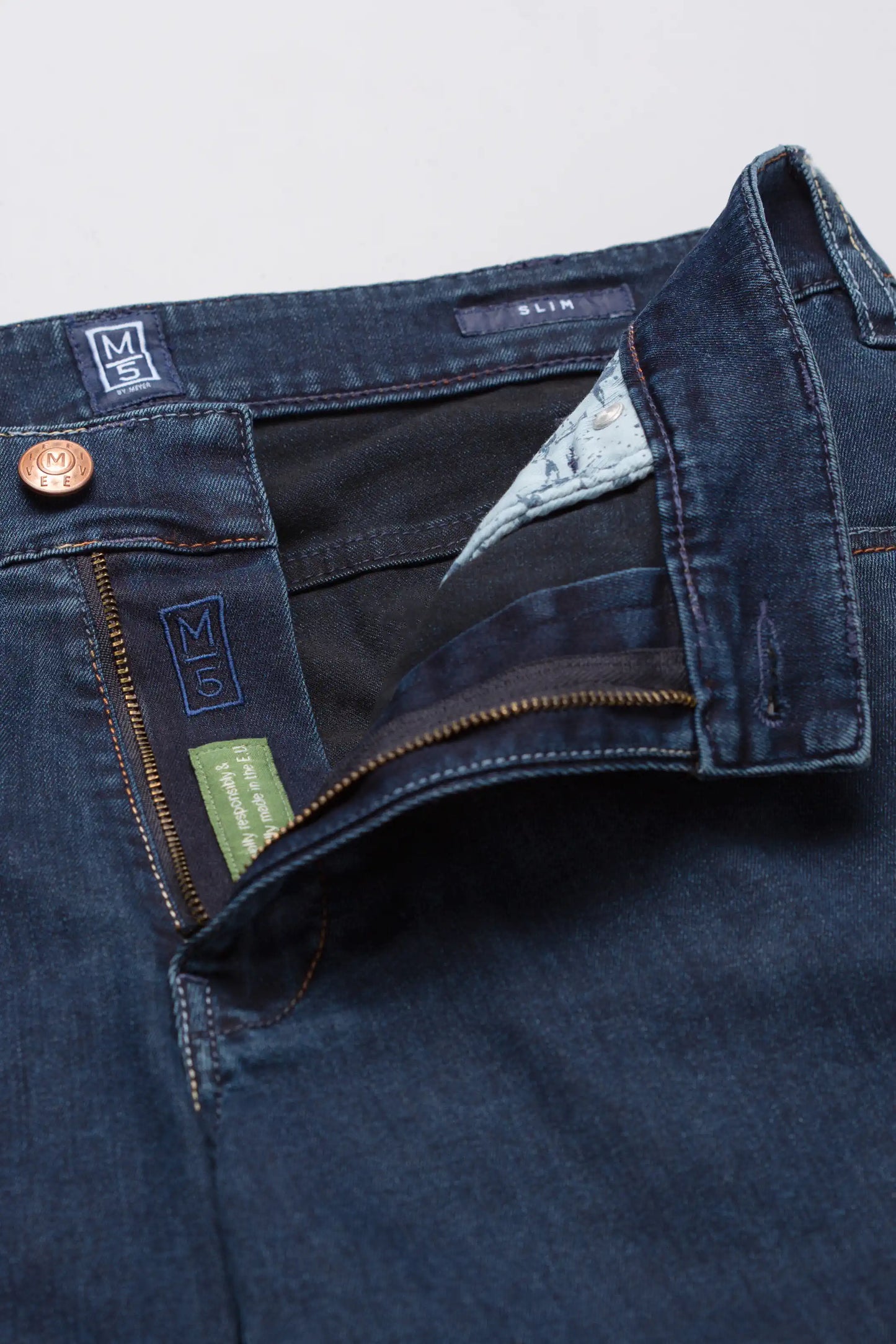 M5 Slim Clean Dark Denim - Rainbow Stitch