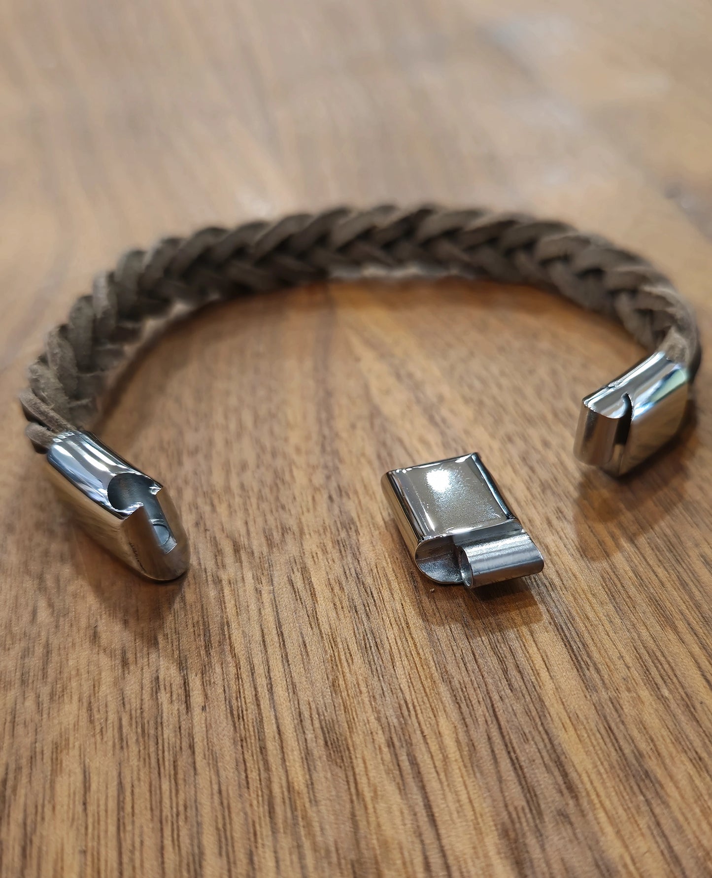 MagRelief - Leather Bracelet - Brown MR022