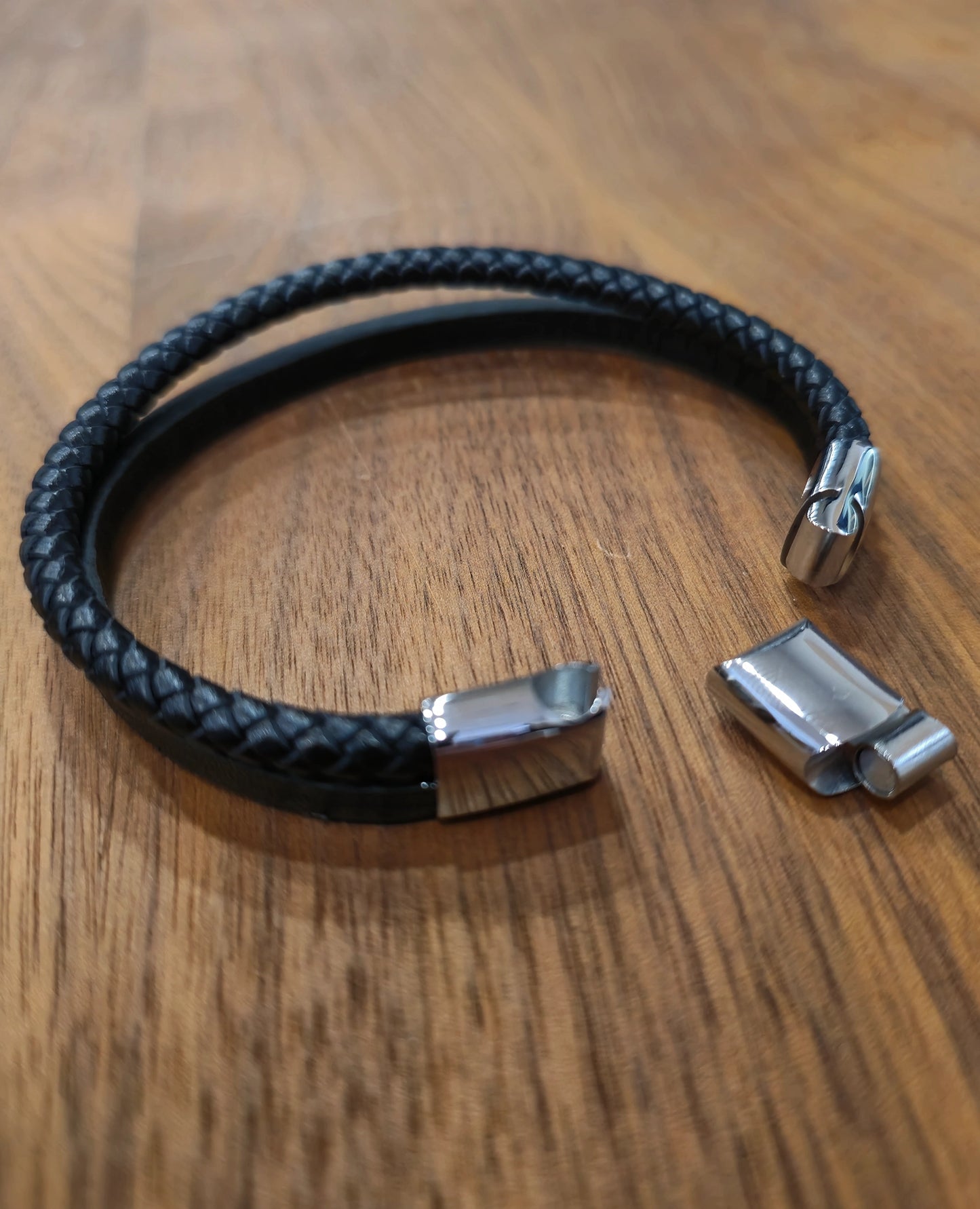 MagRelief - Leather Bracelet - Black MR025