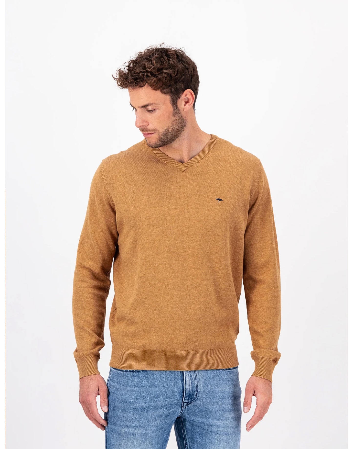 SOFT COTTON SWEATER WITH A V-NECK - Camel