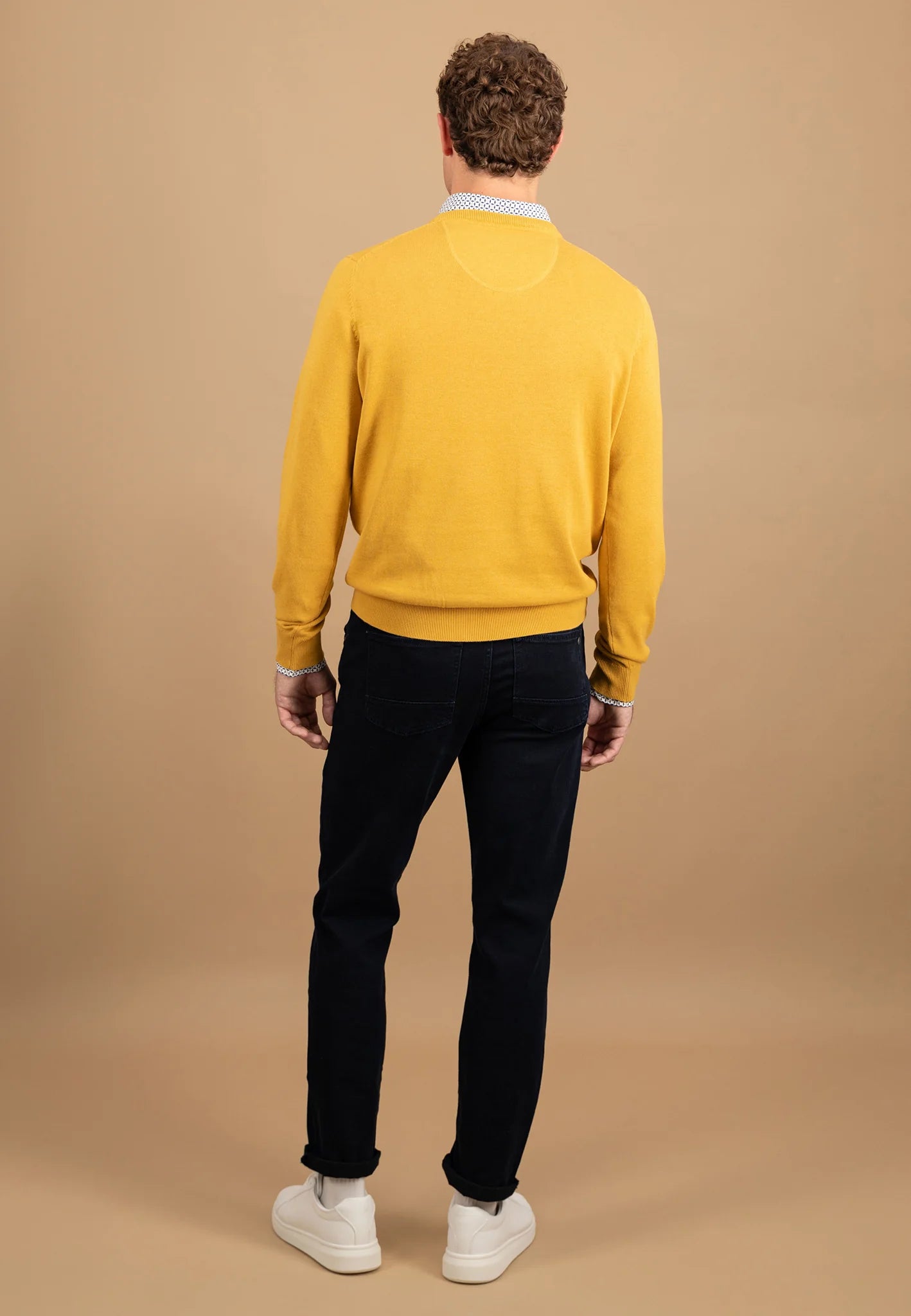 FINE-KNIT COTTON SWEATER WITH A CREW NECK - Amber