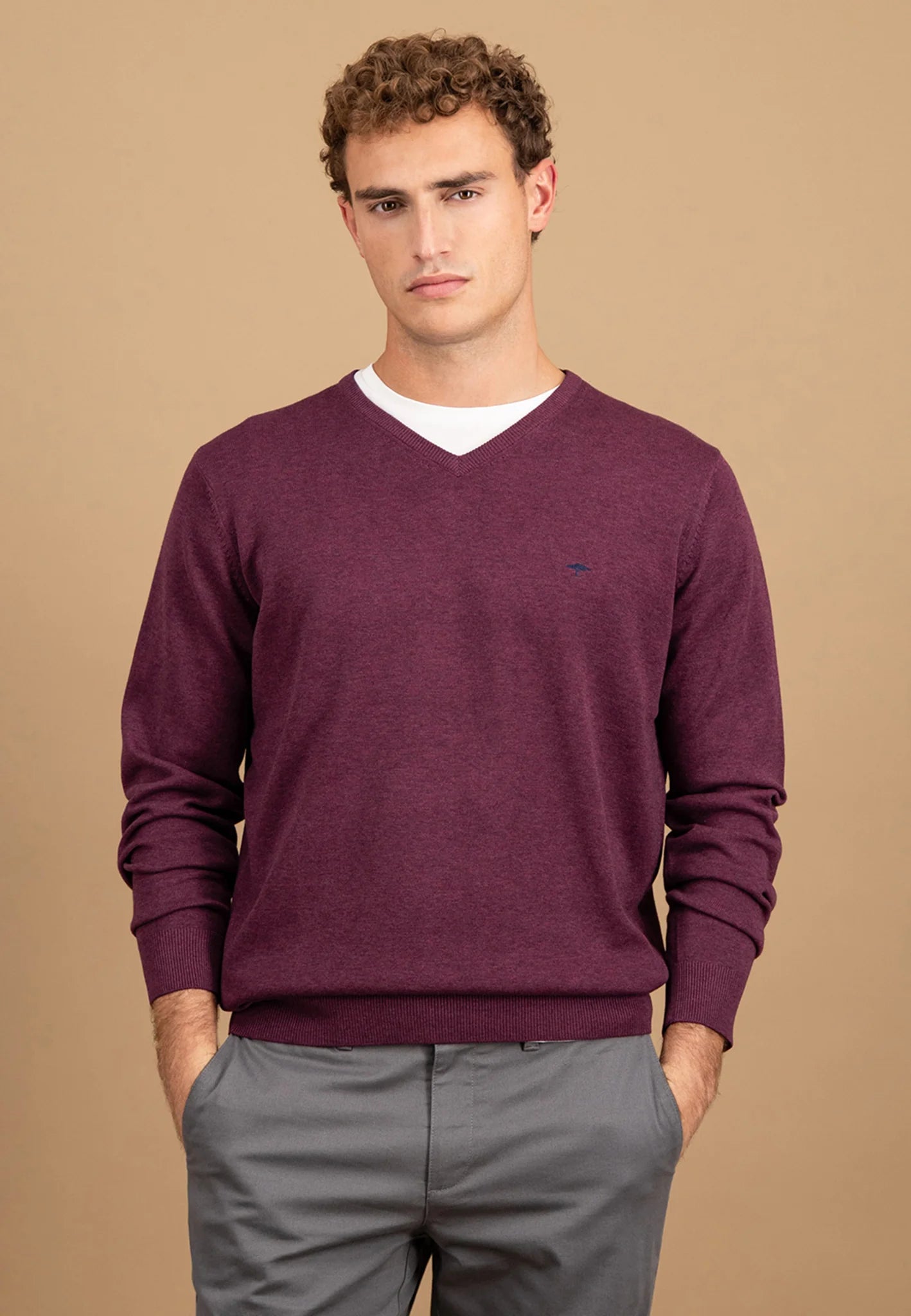 SOFT COTTON SWEATER WITH A V-NECK - Deep Merlot
