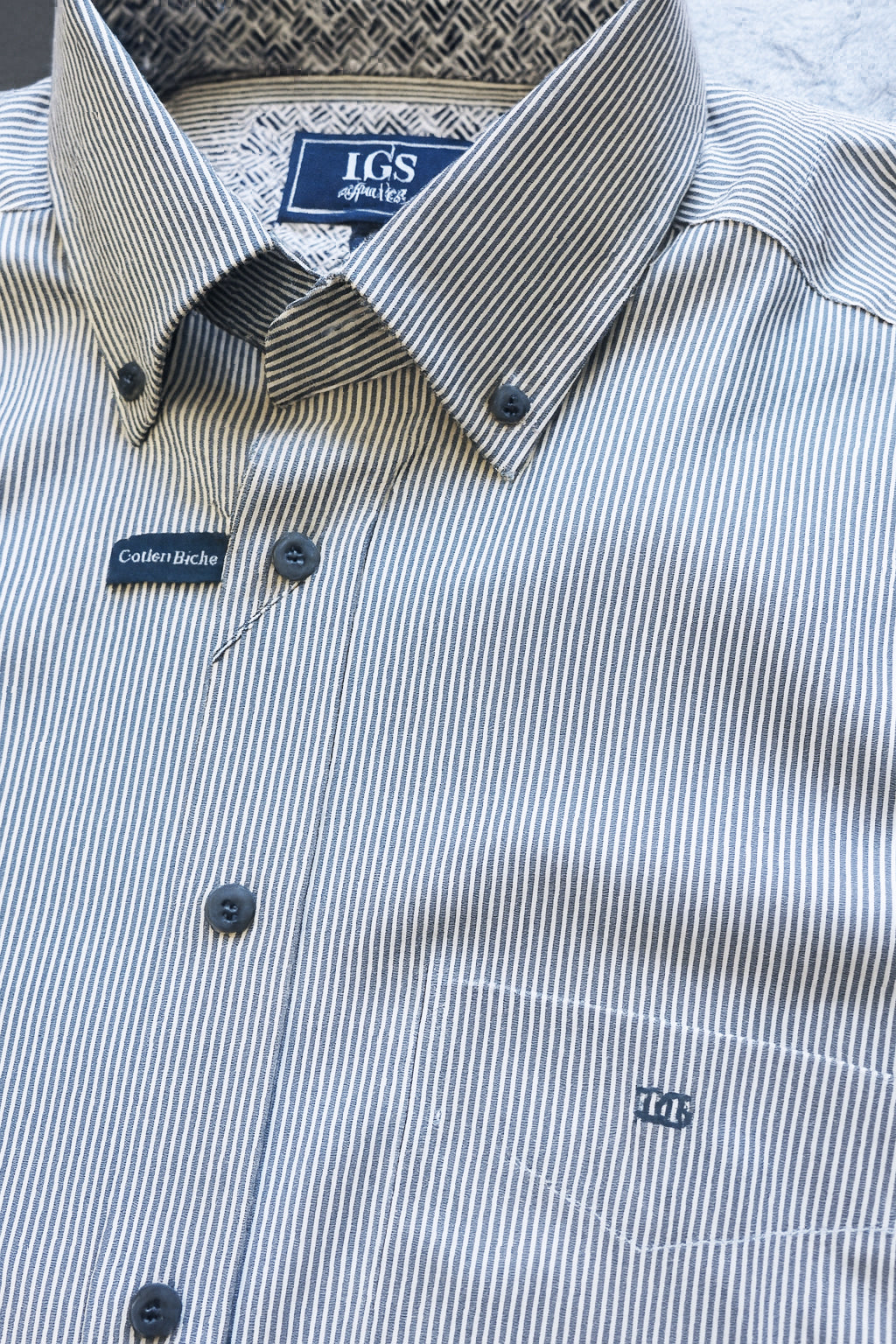 Button-Down Stripe Shirt - White / Navy