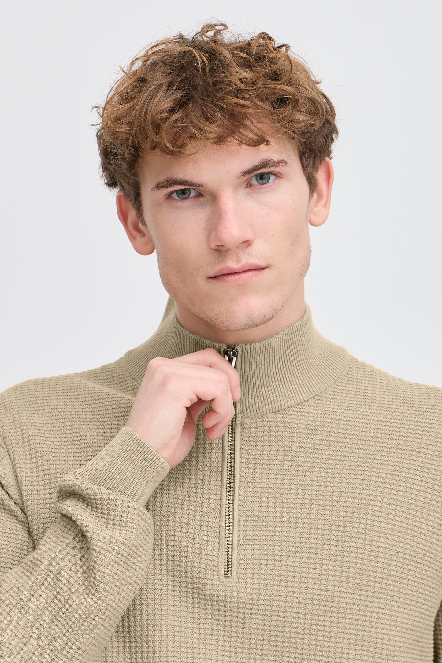 Textured Quarter-Zip Cotton Sweater – Beige