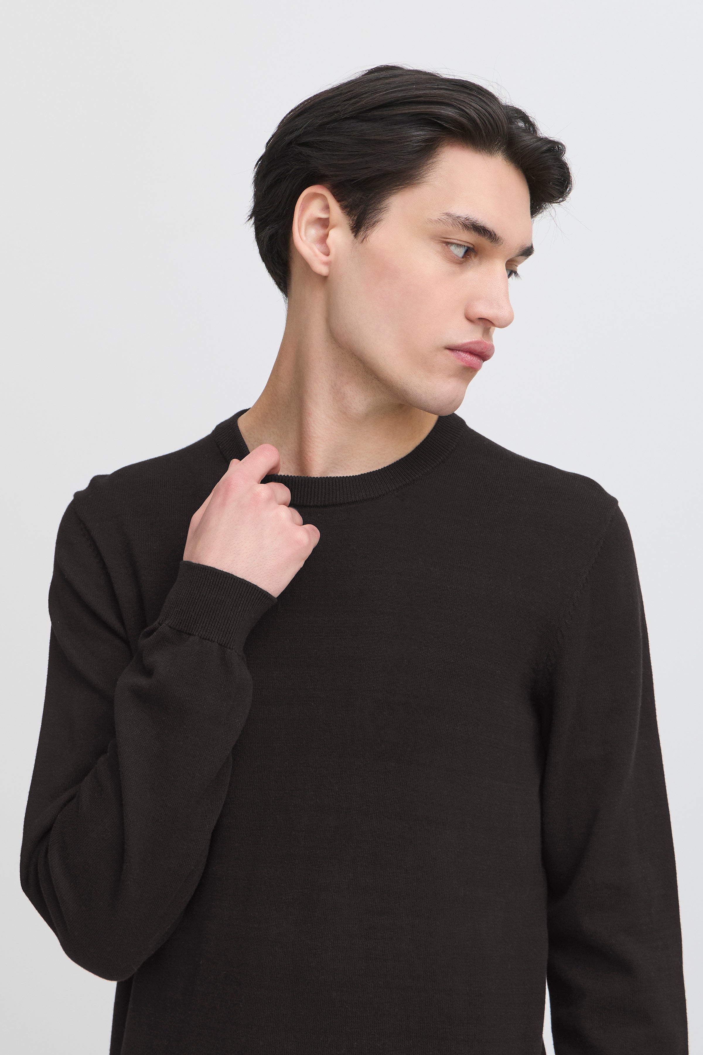Superfine Cotton Lightweight Crewneck Jumper - Black