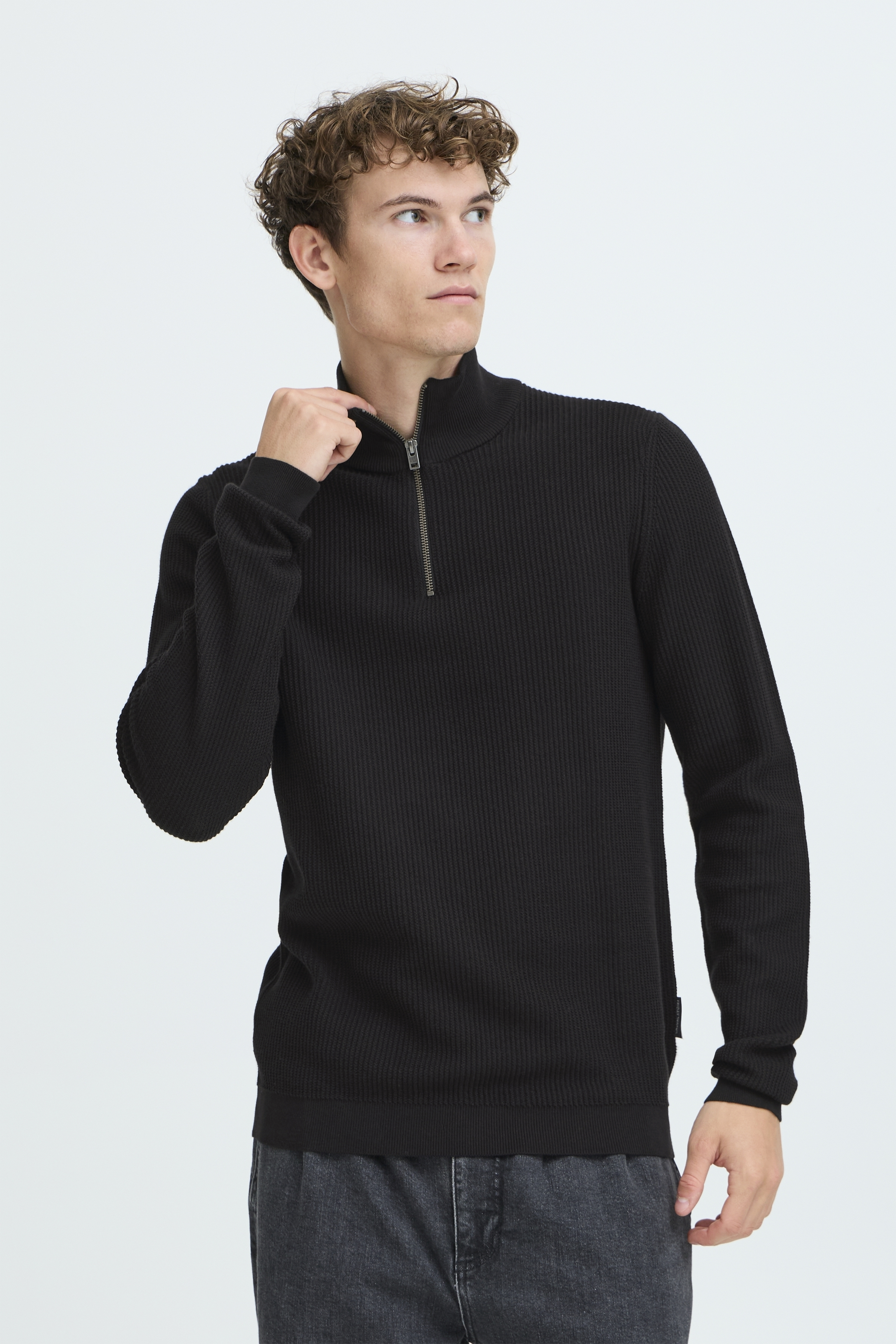 Cotton Ribbed Texture Quarter Zip Sweater - Black