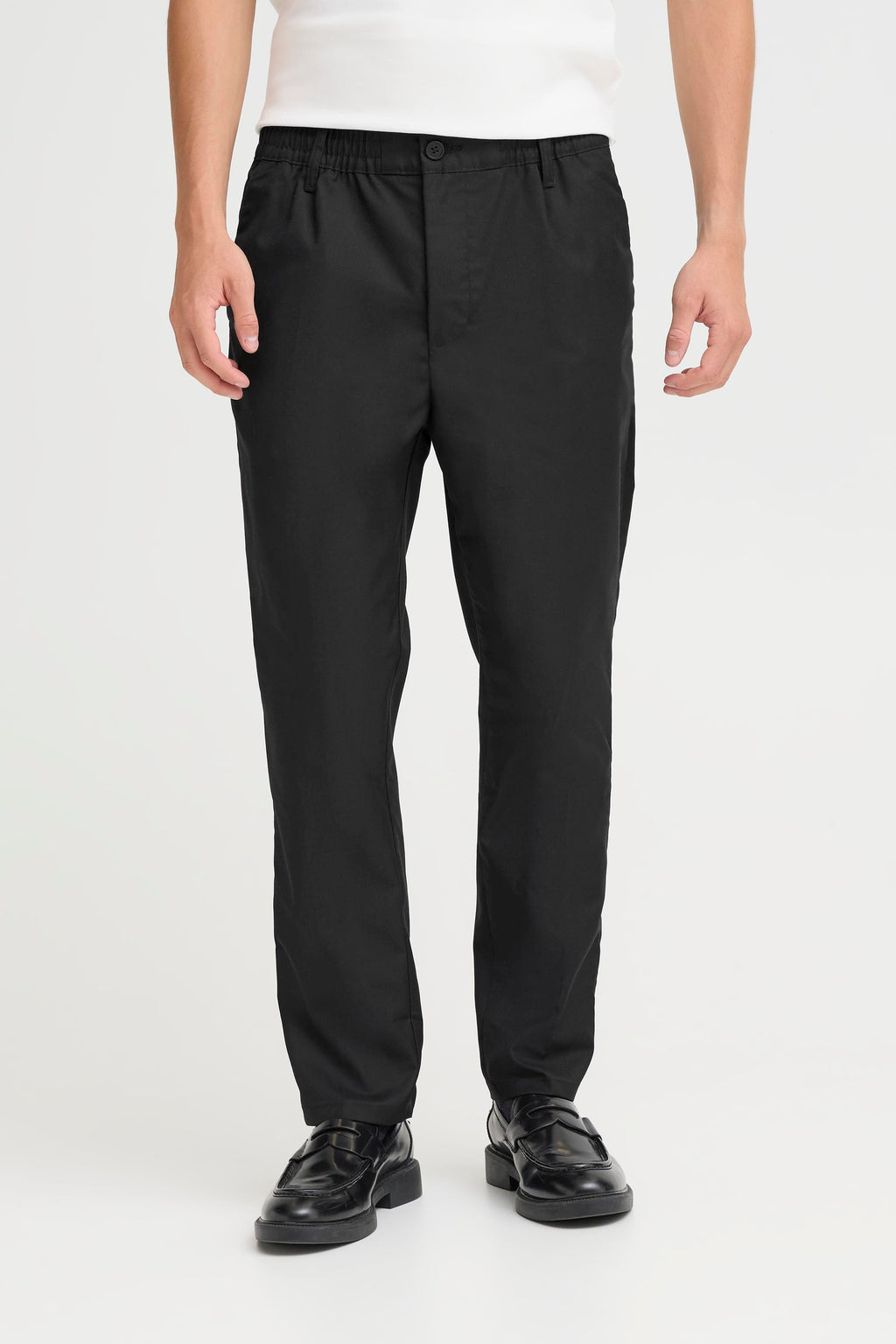 Relaxed Fit Pleated Trousers - Black