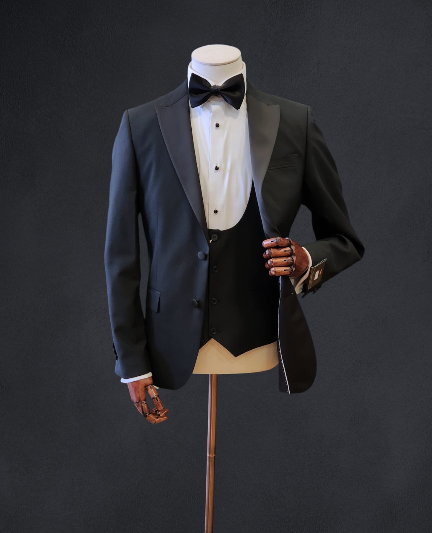 James Tailored Fit Scoop Waistcoat - Black