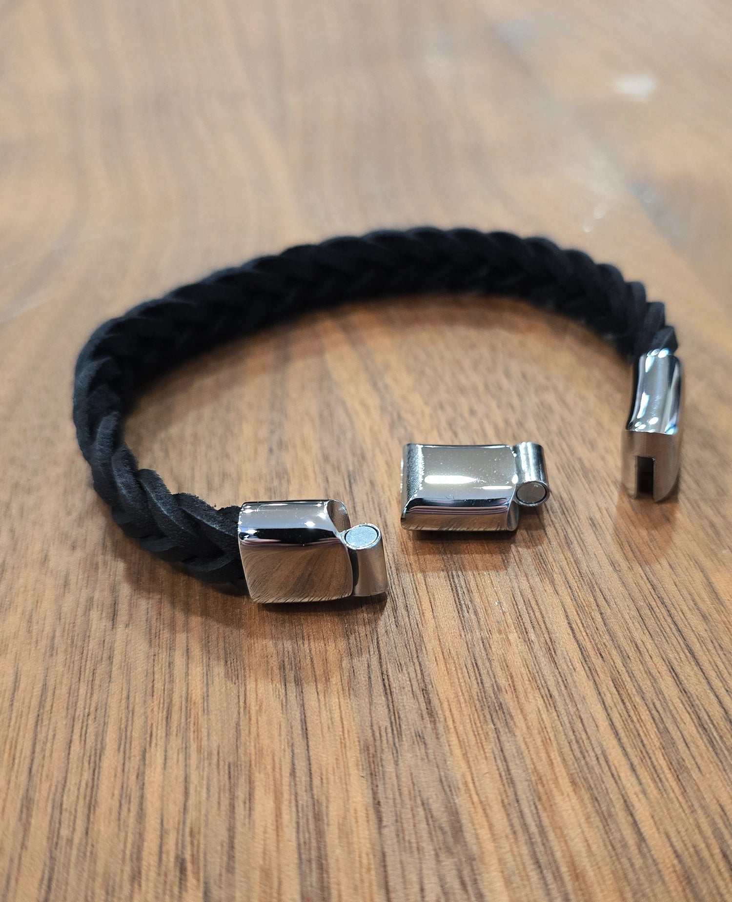 MagRelief - Leather Bracelet - Black MR023