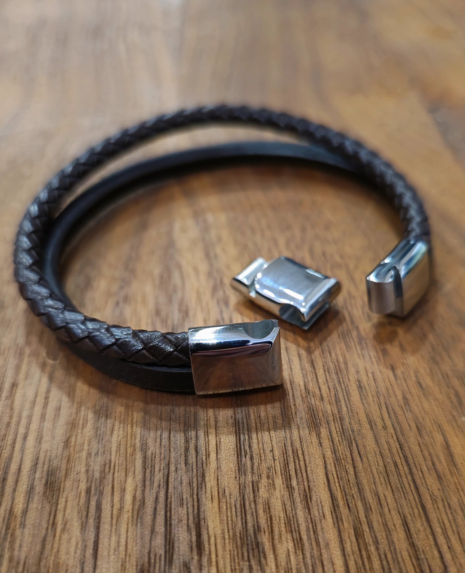 MagRelief - Leather Bracelet - Brown MR024