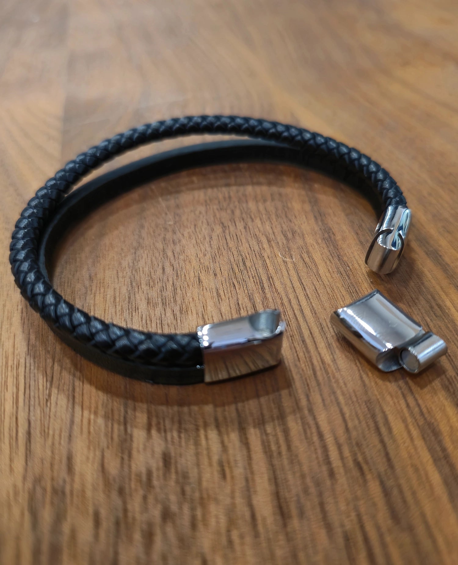 MagRelief - Leather Bracelet - Black MR025