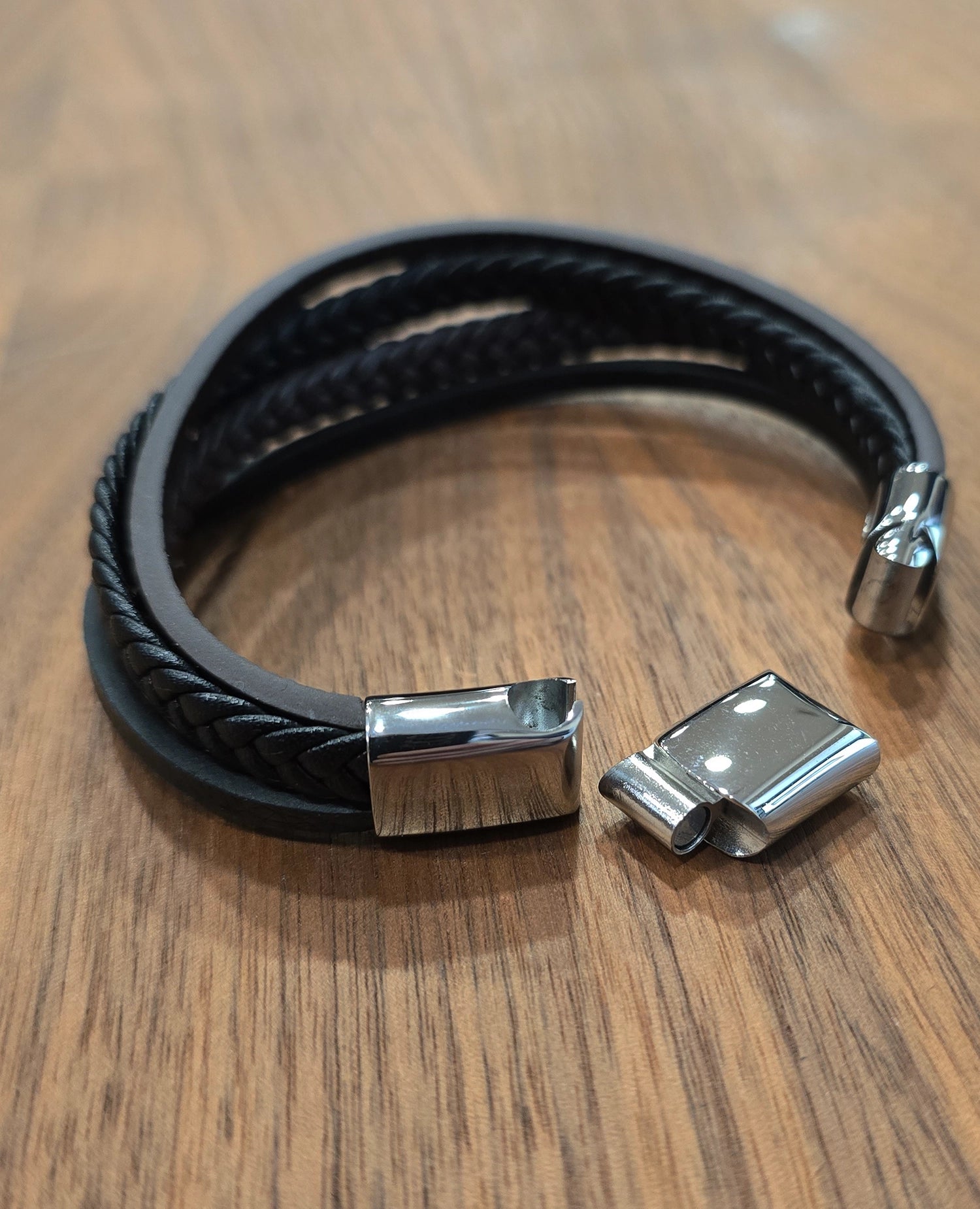 MagRelief - Leather Bracelet - Black and Brown MR030