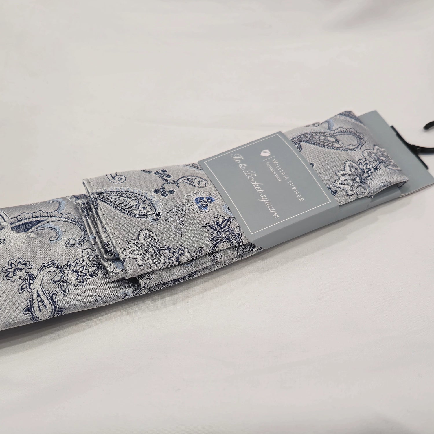 Strong Paisley Print Tie and Hankie - SIlver