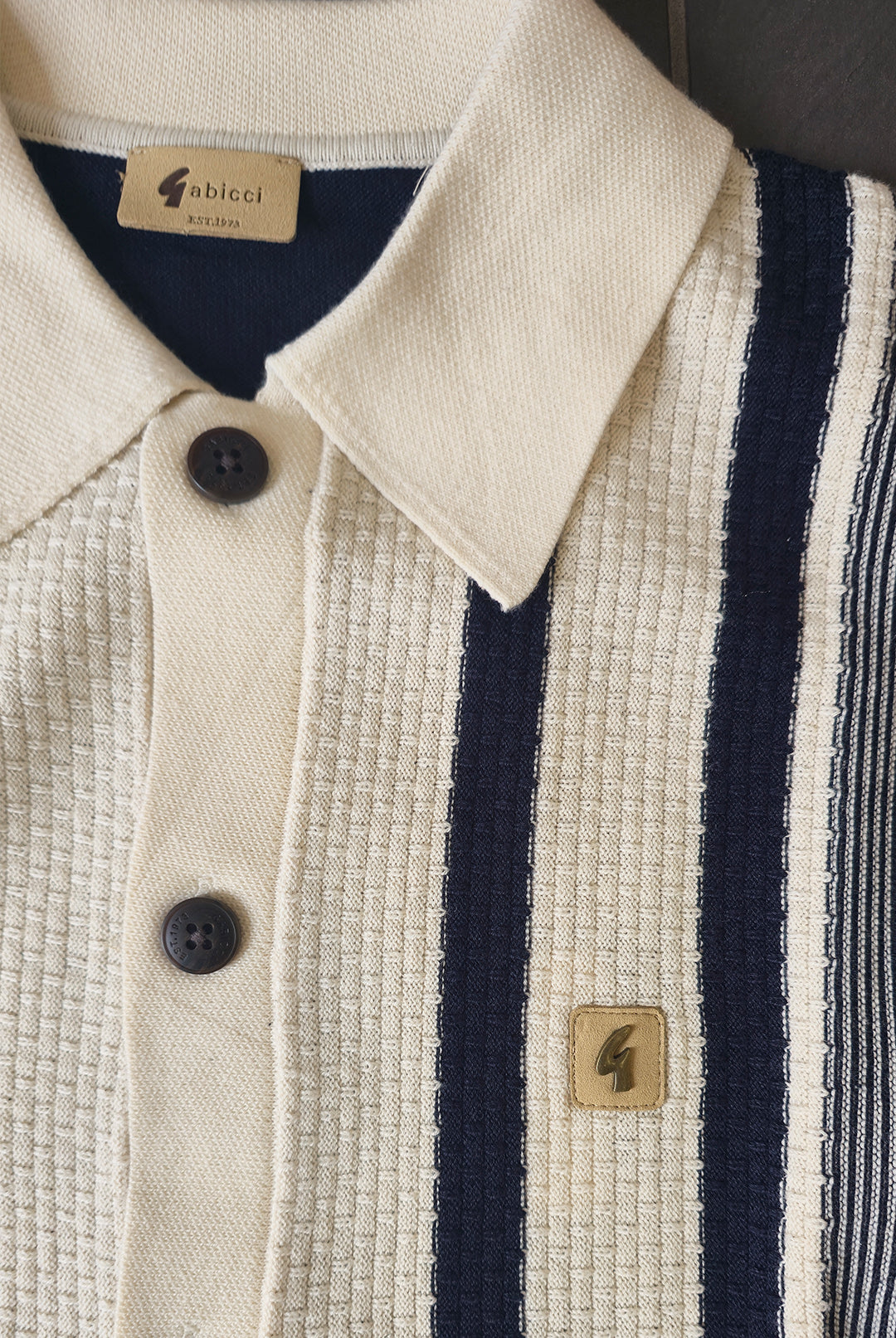 Gabbici Vintage Pascal Full Button Knitted Polo – Navy & Ecru