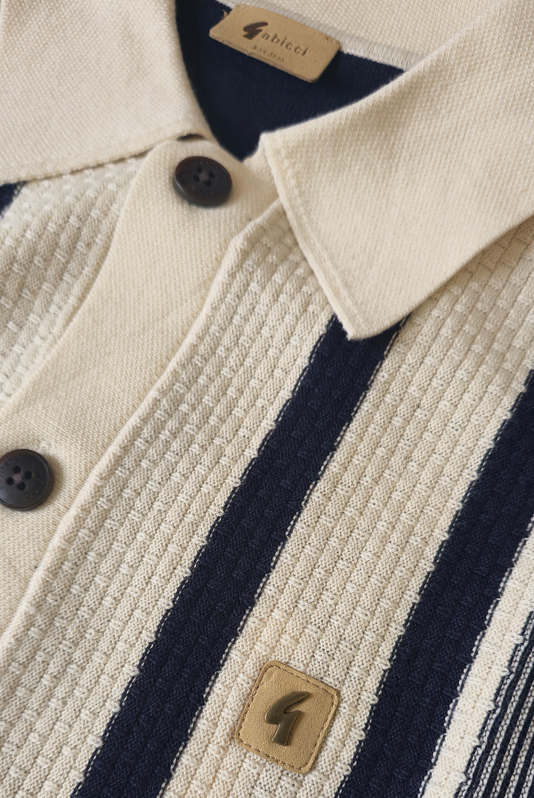 Gabbici Vintage Pascal Full Button Knitted Polo – Navy & Ecru