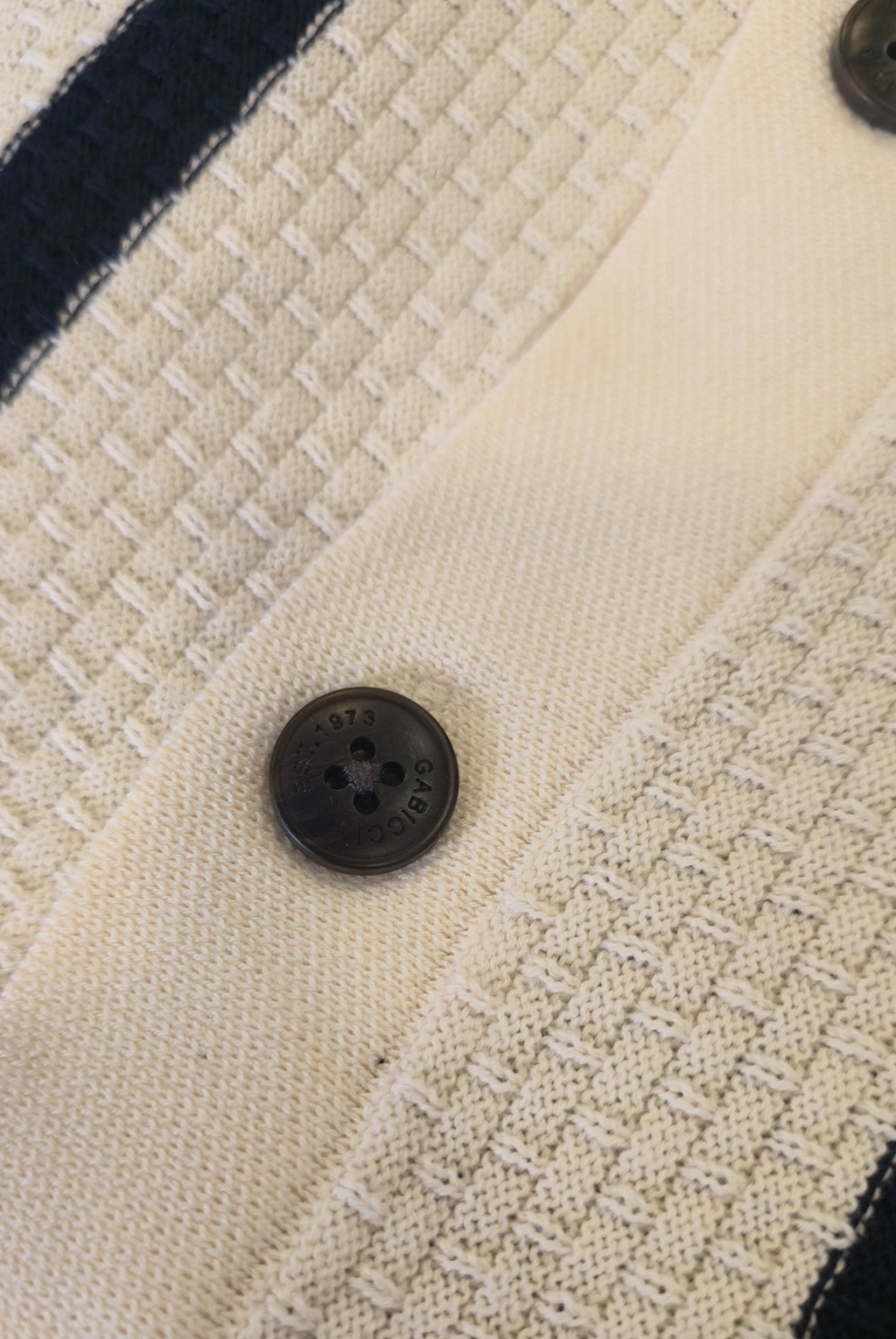 Gabbici Vintage Pascal Full Button Knitted Polo – Navy & Ecru