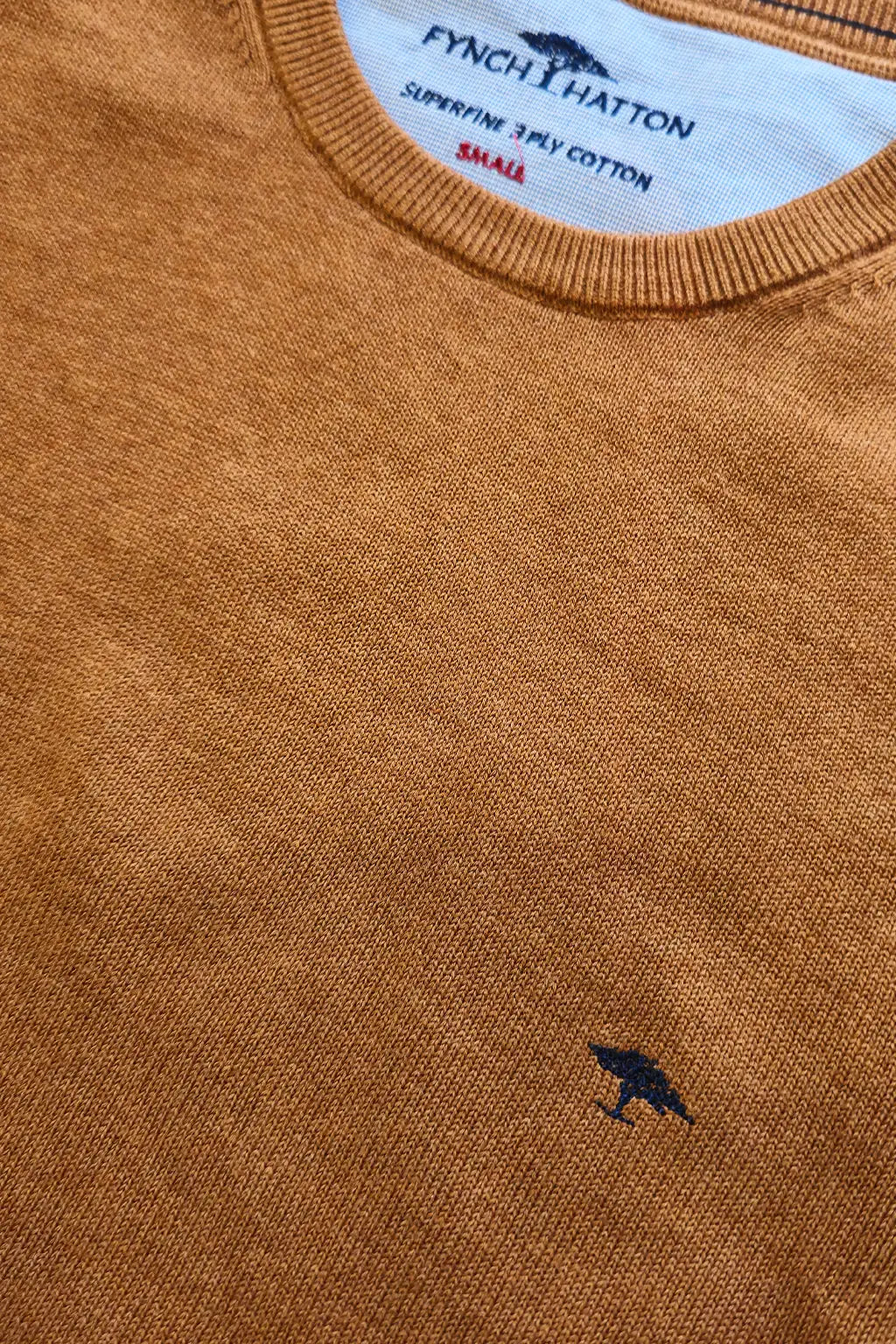 FINE-KNIT COTTON SWEATER WITH A CREW NECK - Hazel