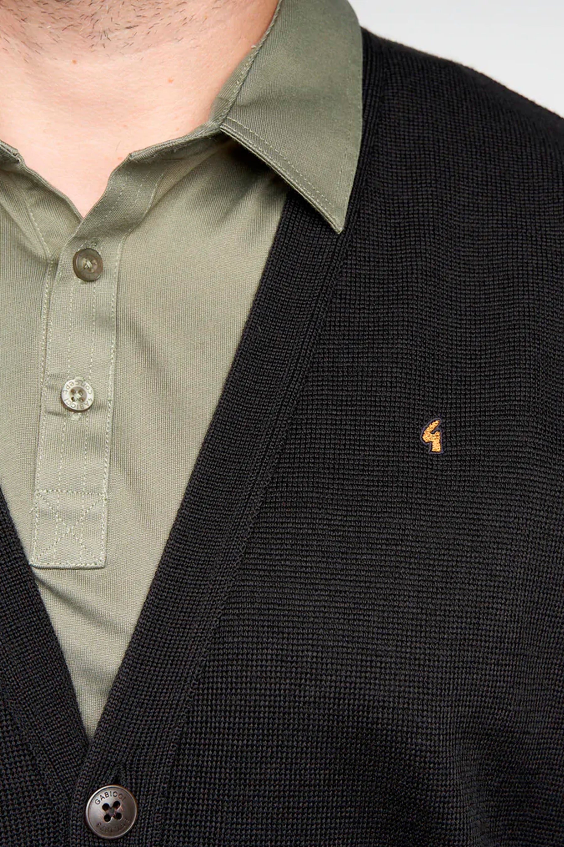 Gabicci Buttoned Cardigan - Black