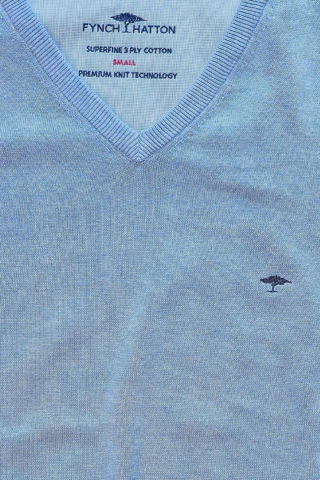 SOFT COTTON SWEATER WITH A V-NECK - Crystal Blue